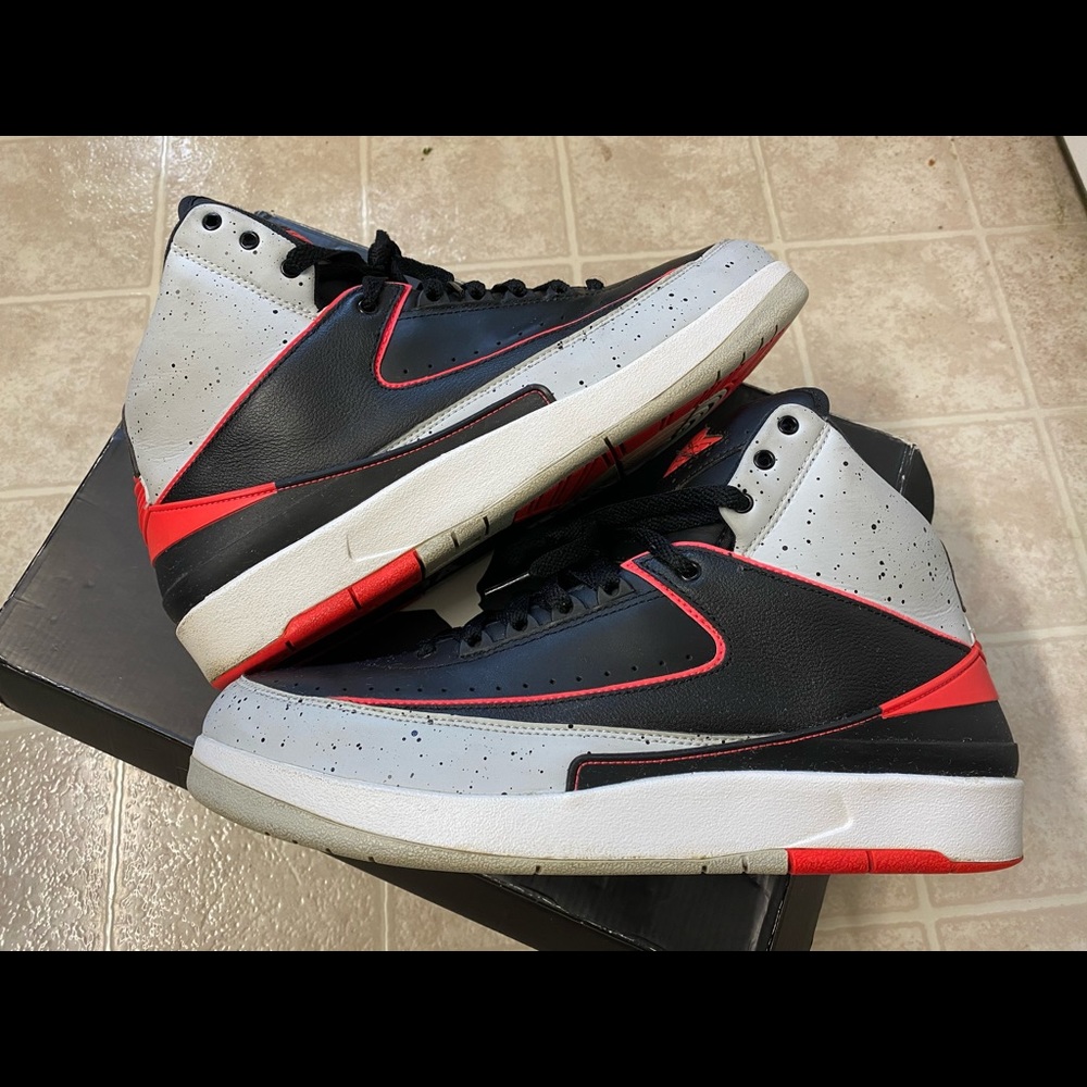 AIR JORDAN 2 INFRARED 23 SIZE 12 W/BOX 385475 023